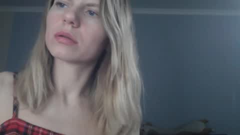 Snapshot of shy_moony chatting on March 5, 10:06 pm just Alex online show from March 5, 10:06 pm