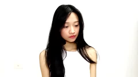 Snapshot of shy_pink_doll chatting on April 24, 4:09 pm shy_pink_doll online show from April 24, 4:09 pm