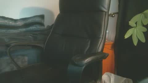 Snapshot of shyboyhugecum2020 chatting on February 16, 4:30 am shyboyhugecum2020 online show from February 16, 4:30 am