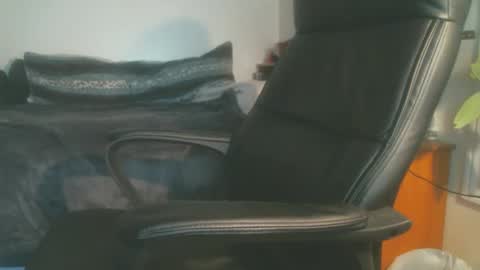 Snapshot of shyboyhugecum2020 chatting on February 19, 4:08 am shyboyhugecum2020 online show from February 19, 4:08 am