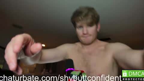 Snapshot of shybuttconfident chatting on December 31, 2:08 am Jay online show from December 31, 2:08 am