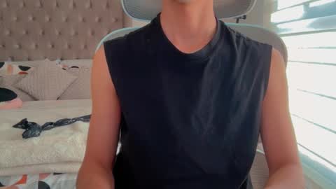 Snapshot of shydude666 chatting on October 4, 10:08 pm shydude666 online show from October 4, 10:08 pm