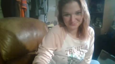 Snapshot of shyesiren chatting on November 18, 7:46 am shyesiren online show from November 18, 7:46 am