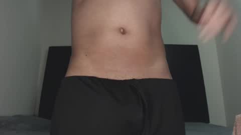 Snapshot of shyguy0401xx chatting on May 16, 7:01 pm ShyGuy0401xx online show from May 16, 7:01 pm