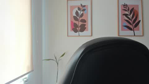 Snapshot of shylittlebunny chatting on March 10, 3:28 pm shylittlebunny online show from March 10, 3:28 pm