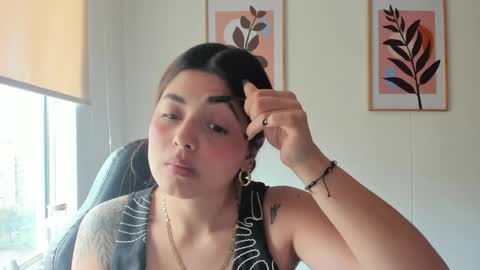 Snapshot of shylittlebunny chatting on April 17, 3:15 pm shylittlebunny online show from April 17, 3:15 pm