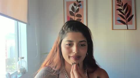 Snapshot of shylittlebunny chatting on May 6, 9:53 pm shylittlebunny online show from May 6, 9:53 pm