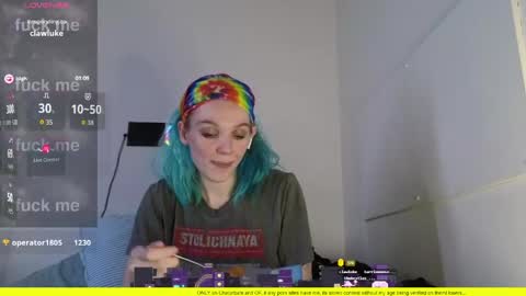 Snapshot of shyohiogirl chatting on June 7, 12:20 pm Hippie online show from June 7, 12:20 pm