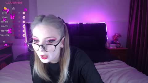 shysweetrish online show from April 3, 2:42 am