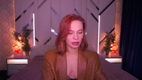 shyysiren online show from January 8, 3:36 pm