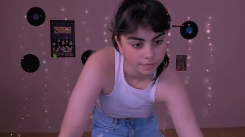 Snapshot of sia_moon1 chatting on May 23, 9:13 am sia_moon1 online show from May 23, 9:13 am