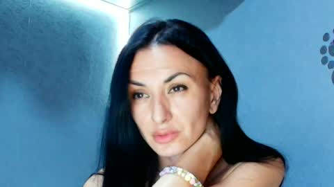 Snapshot of siaconna chatting on July 5, 9:05 am Siaconna online show from July 5, 9:05 am