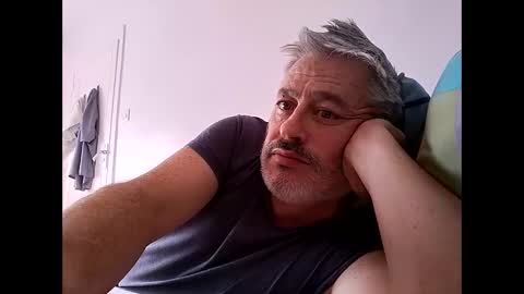 Snapshot of sibemolx chatting on October 15, 1:44 pm sibemolx online show from October 15, 1:44 pm