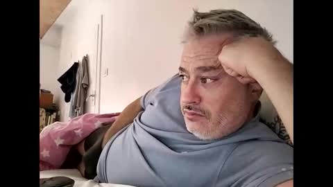 Snapshot of sibemolx chatting on October 19, 2:07 pm sibemolx online show from October 19, 2:07 pm