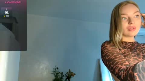Snapshot of siberian_girl_ chatting on September 15, 1:49 am Eva online show from September 15, 1:49 am