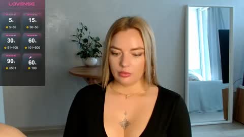 Snapshot of siberian_girl_ chatting on September 19, 3:19 am Eva online show from September 19, 3:19 am