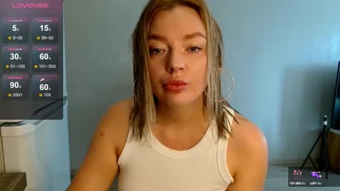 Snapshot of siberian_girl_ chatting on September 22, 6:48 am Eva online show from September 22, 6:48 am