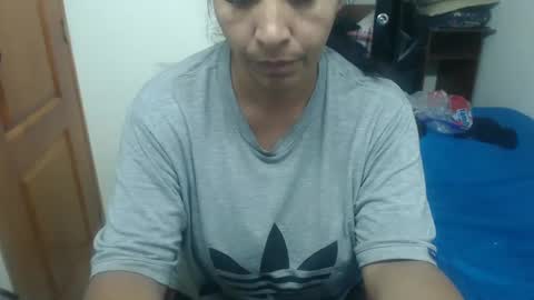 Snapshot of siblley chatting on December 4, 9:02 pm sara online show from December 4, 9:02 pm