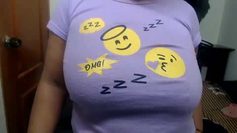 Snapshot of siblley chatting on February 6, 10:10 pm sara online show from February 6, 10:10 pm