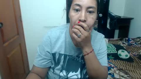 Snapshot of siblley chatting on February 12, 10:15 pm sara online show from February 12, 10:15 pm