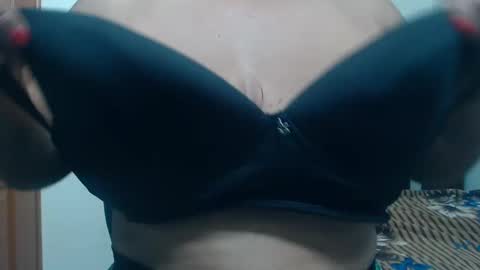 Snapshot of siblley chatting on February 14, 7:54 pm sara online show from February 14, 7:54 pm