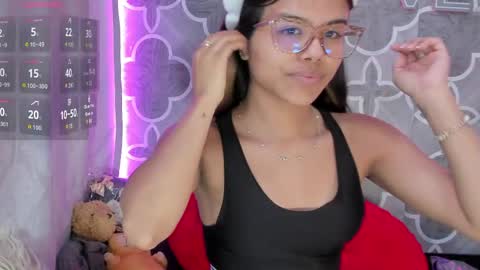 Snapshot of sidney_brownn chatting on April 29, 10:05 pm sidney_brownn online show from April 29, 10:05 pm