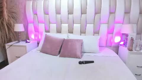 Snapshot of sidney_clark chatting on August 2, 1:09 pm sidney_clark online show from August 2, 1:09 pm
