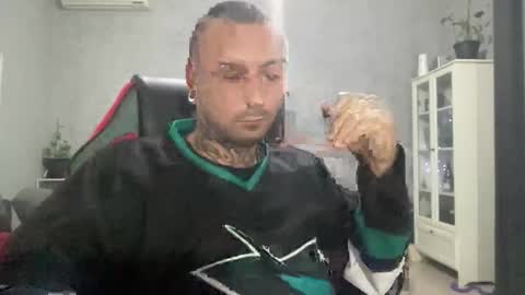 sidvicious23cm online show from December 22, 5:54 pm