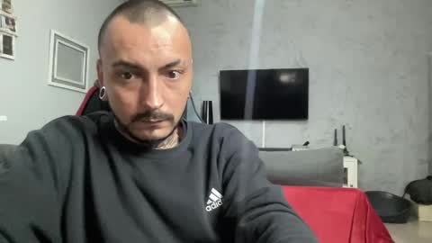 Snapshot of sidvicious23cm chatting on February 24, 6:50 pm sidvicious23cm online show from February 24, 6:50 pm