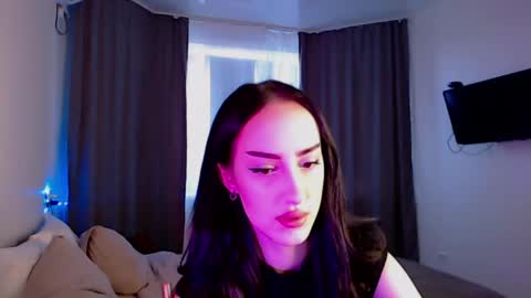 sienaaa online show from June 5, 2:12 pm