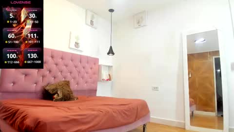 sienna_glow online show from September 29, 12:32 pm