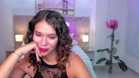 Snapshot of sienna_luxor chatting on May 5, 6:38 pm siiena online show from May 5, 6:38 pm