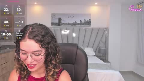 Snapshot of sienna_luxor chatting on May 11, 6:49 pm siiena online show from May 11, 6:49 pm