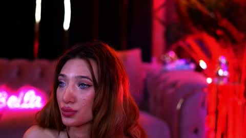 Sienna online show from February 18, 7:37 am