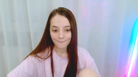 Snapshot of siennamia chatting on May 18, 5:52 pm Sienna Mia online show from May 18, 5:52 pm