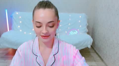 Snapshot of siennamia chatting on May 29, 5:00 pm Sienna Mia online show from May 29, 5:00 pm