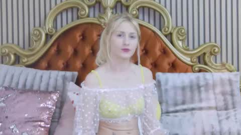 SiennaShapiro online show from February 1, 4:27 pm