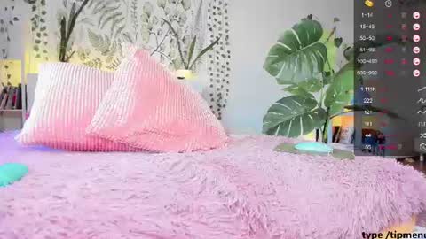 Si  online show from June 12, 6:18 pm