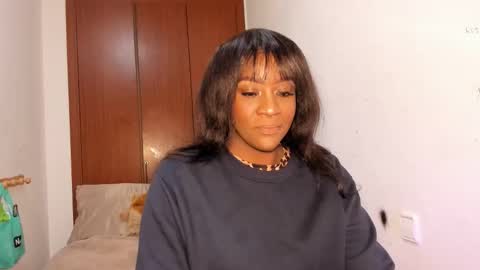 Snapshot of sierra_violet chatting on March 16, 6:12 pm sierra_violet online show from March 16, 6:12 pm