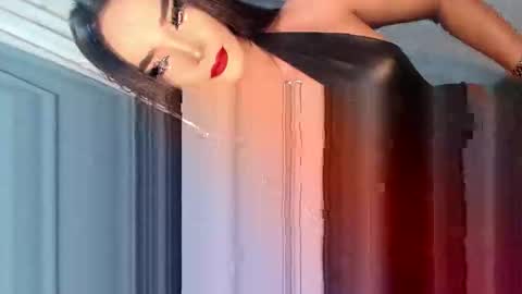 Snapshot of sierrafina_mcbride chatting on May 3, 6:19 am Sierrafina online show from May 3, 6:19 am