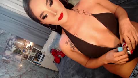 Snapshot of sierrafina_mcbride chatting on May 11, 4:04 pm Sierrafina online show from May 11, 4:04 pm