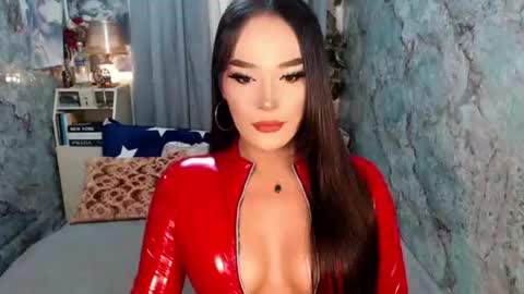 Snapshot of sierrafina_mcbride chatting on July 1, 10:39 am Sierrafina online show from July 1, 10:39 am