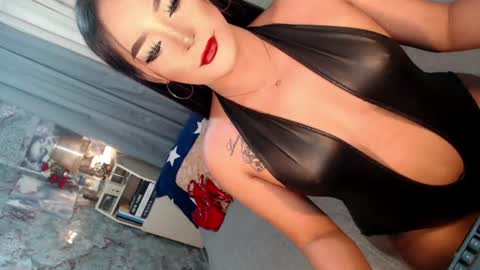 Snapshot of sierrafina_mcbride chatting on July 9, 7:34 am Sierrafina online show from July 9, 7:34 am