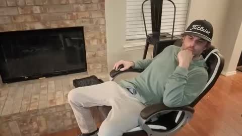 Snapshot of sigmaslayer chatting on February 14, 11:07 am sigmaslayer online show from February 14, 11:07 am