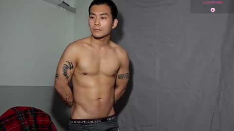 Snapshot of silas_kim chatting on February 15, 9:19 am Silas Kim online show from February 15, 9:19 am