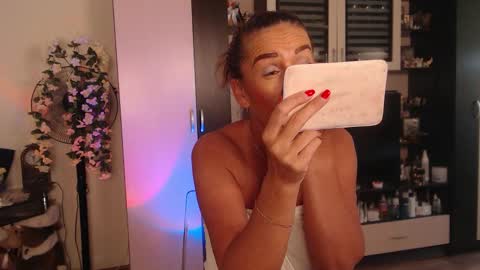 Snapshot of silenaa_sloussen chatting on September 30, 5:12 am silenaa_sloussen online show from September 30, 5:12 am