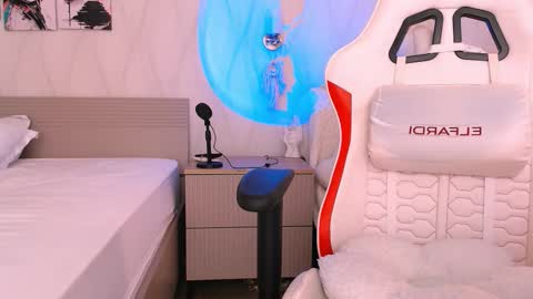 silk_ann online show from February 1, 6:23 am