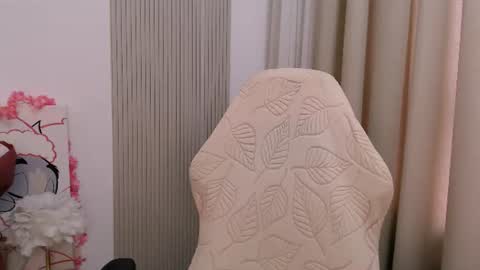 silk_ann online show from June 17, 9:12 am