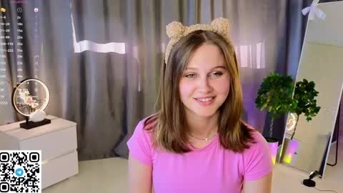 Alice online show from May 21, 2:02 pm