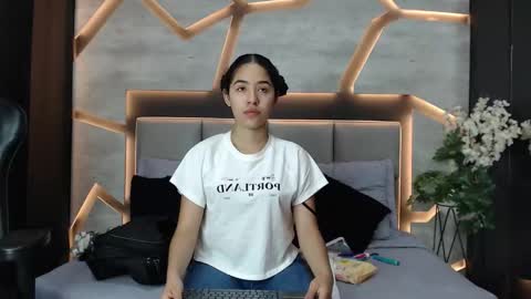 Snapshot of silknyx chatting on March 3, 1:39 pm silknyx online show from March 3, 1:39 pm